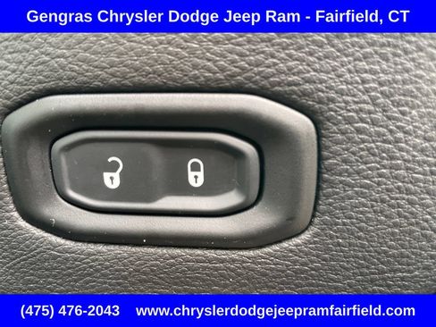 Used 2023 Jeep Wrangler Unlimited Sahara w/ Cold Weather Group AWD/4WD image 19