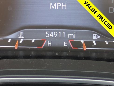 Used 2023 Jeep Cherokee Altitude Lux image 24