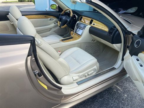 Used 2005 Lexus SC 430 Convertible RWD image 17