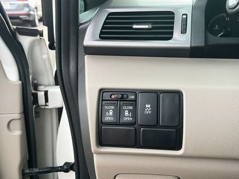 Used 2016 Honda Odyssey EX image 8
