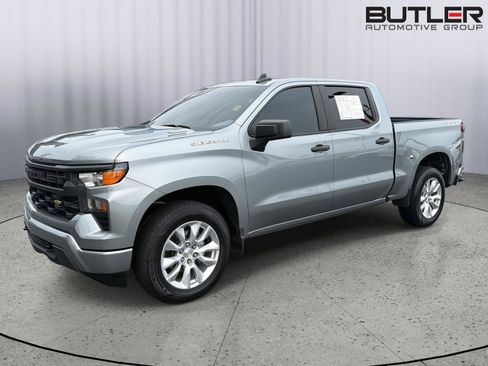Used 2025 Chevrolet Silverado 1500 Custom AWD/4WD image 2