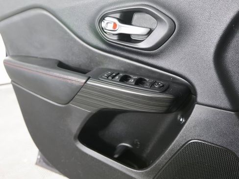 Used 2015 Jeep Cherokee Trailhawk image 15