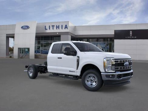 New 2026 Ford F350 XL w/ XL Chrome Package image 7