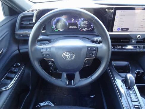 Used 2024 Toyota Crown XLE image 12