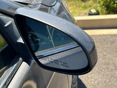 Used 2017 Toyota Camry SE FWD image 16
