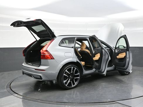 Used 2024 Volvo XC60 B5 Ultimate w/ Protection Package Premier AWD/4WD image 46