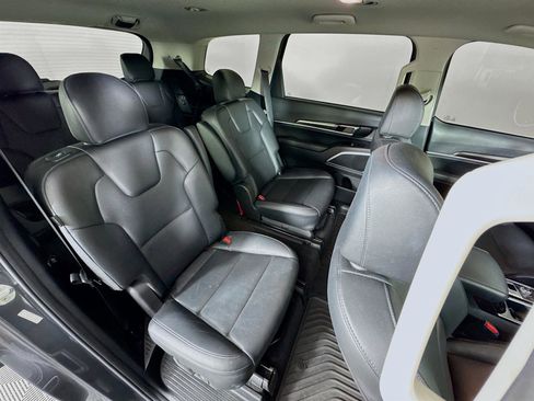 Certified 2023 Kia Telluride S image 29