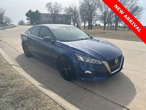 Used 2022 Nissan Altima 2.5 SR image 1
