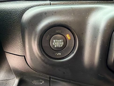 Used 2021 Jeep Gladiator Sport AWD/4WD image 30