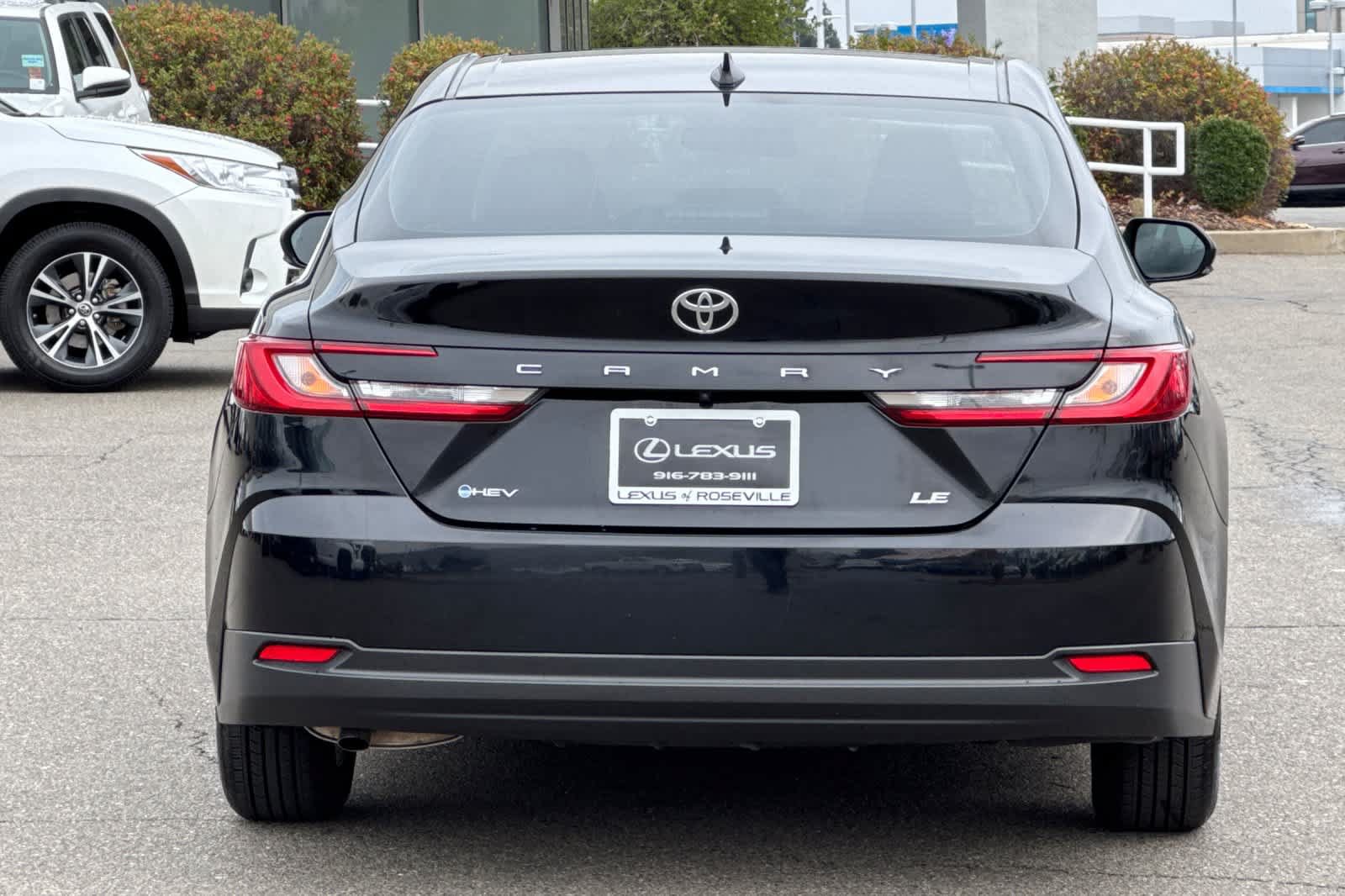 Used 2025 Toyota Camry LE FWD image 8