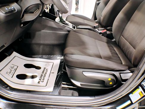 Used 2021 Hyundai Venue SE image 29