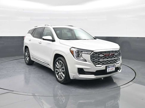 Used 2024 GMC Terrain Denali w/ Denali Premium Package image 1