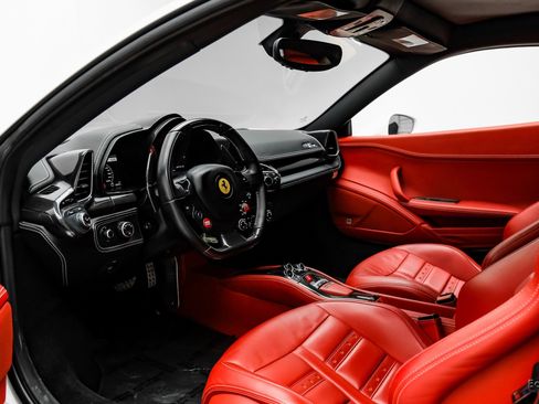 Used 2015 Ferrari 458 Italia Coupe image 38