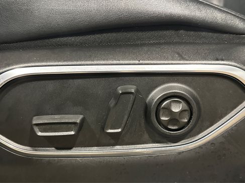 Used 2024 Jeep Wagoneer Series II w/ Flexible Seating Group AWD/4WD image 20