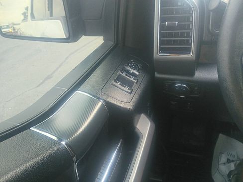 Used 2020 Ford F150 XLT w/ Equipment Group 302A Luxury AWD/4WD image 18
