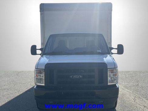 Used 2022 Ford E-350 and Econoline 350 Super Duty w/ Power Windows & Locks Group image 23