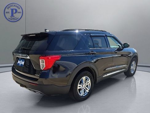 Used 2021 Ford Explorer XLT AWD/4WD image 7