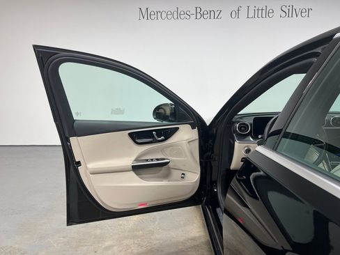 Used 2025 Mercedes-Benz C 300 4MATIC Sedan image 17