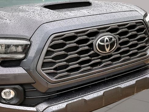 Used 2021 Toyota Tacoma TRD Sport w/ Technology Package AWD/4WD image 29