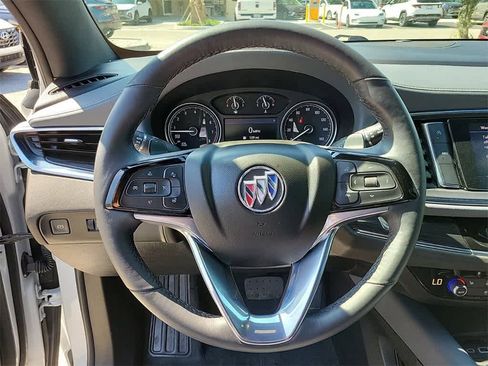 Used 2022 Buick Enclave Essence image 25