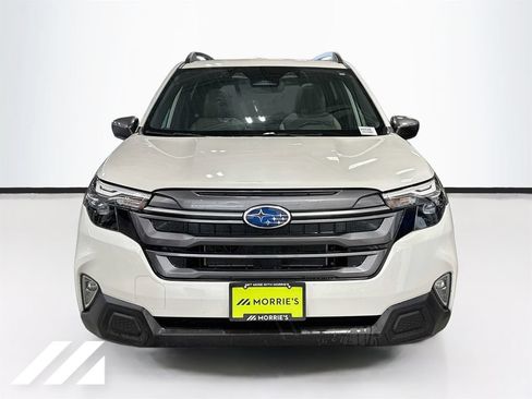 Used 2025 Subaru Forester Premium AWD/4WD image 2