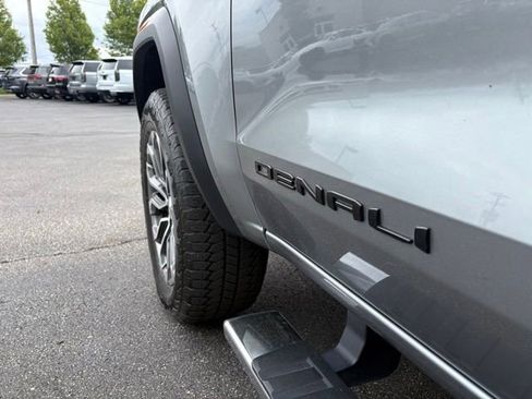 Used 2023 GMC Canyon Denali AWD/4WD image 16