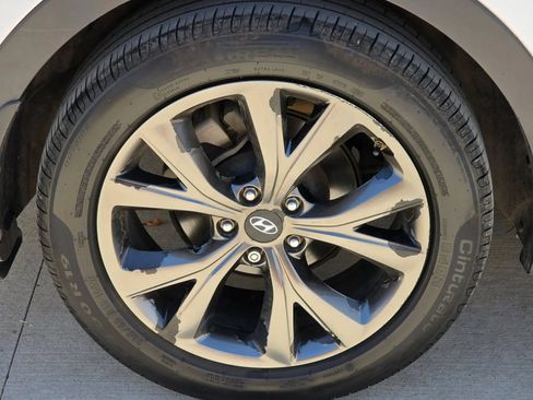 Used 2018 Hyundai Santa Fe Sport w/ Cargo Package FWD image 33