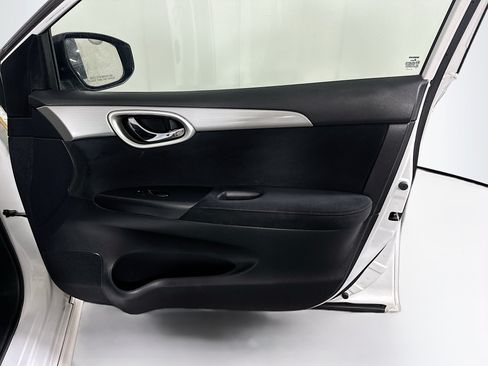 Used 2014 Nissan Sentra SR w/ SR Driver Package FWD image 30