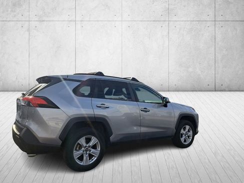 Used 2020 Toyota RAV4 XLE image 4