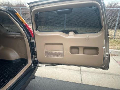 Used 2004 Honda CR-V LX image 9