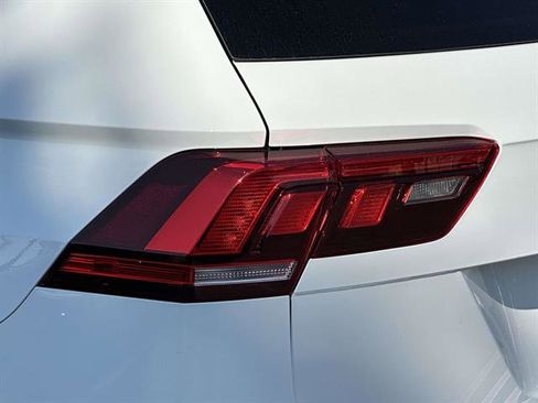 Used 2022 Volkswagen Tiguan S image 9