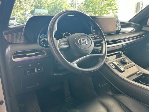 Used 2024 Hyundai Palisade Calligraphy image 17