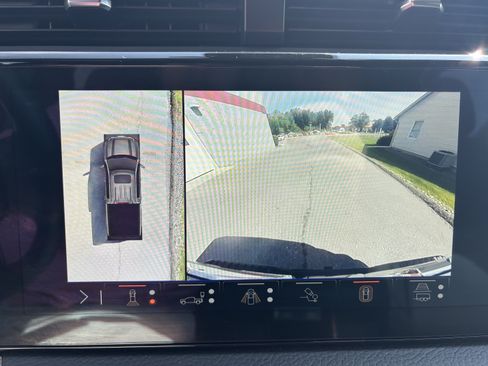 Used 2025 GMC Sierra 1500 Denali AWD/4WD image 25