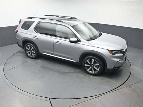 Certified 2025 Honda Pilot Touring image 48