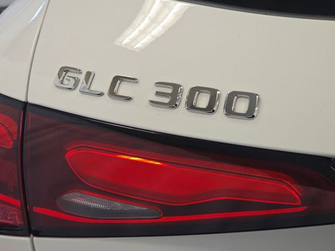 Used 2025 Mercedes-Benz GLC 300 image 31