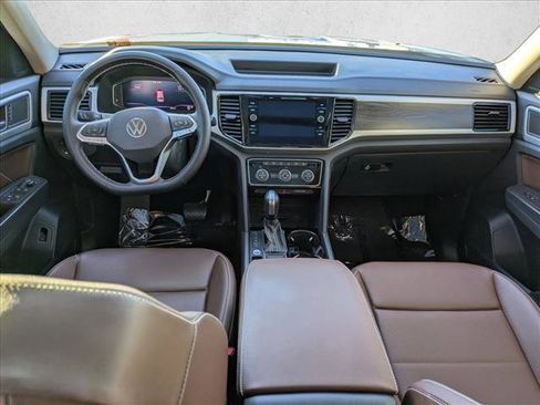 Used 2023 Volkswagen Atlas SE w/ Panoramic Sunroof Package image 17