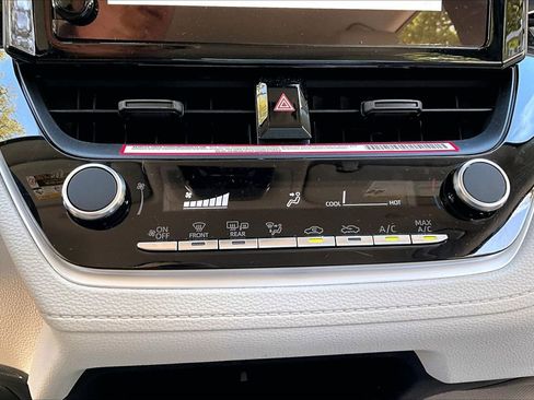 Used 2026 Toyota Corolla Cross L image 23