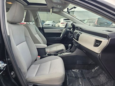 Used 2014 Toyota Corolla LE image 10