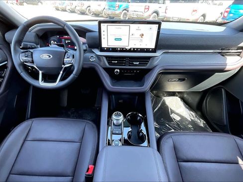 New 2026 Ford Explorer Platinum image 5