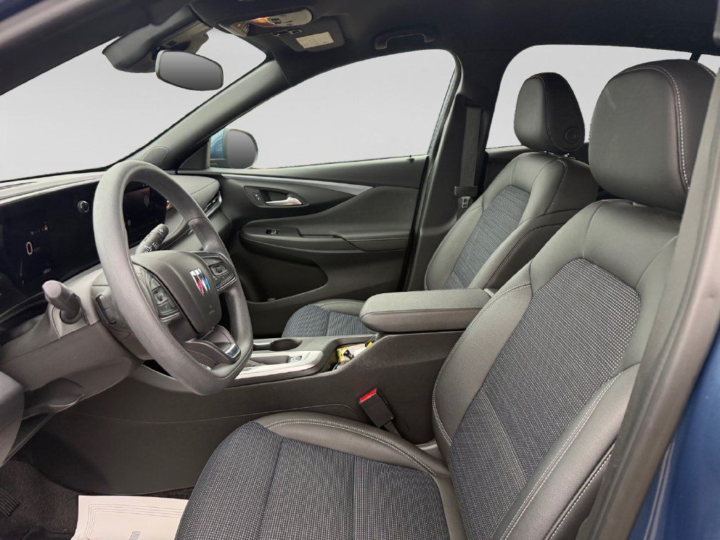 Used 2025 Buick Envista Preferred FWD image 20