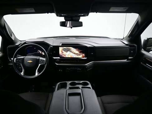 Used 2022 Chevrolet Silverado 1500 LT RWD image 10