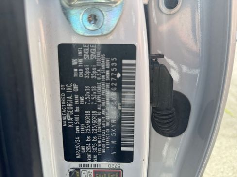 Used 2024 Kia Sorento S FWD image 32