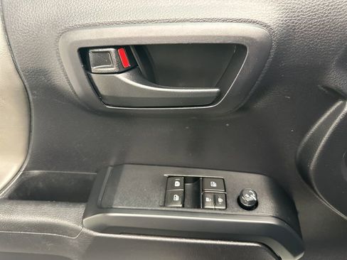Used 2020 Toyota Tacoma SR image 22