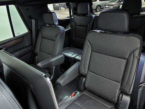 New 2026 GMC Yukon Denali w/ Denali Reserve Package AWD/4WD image 11