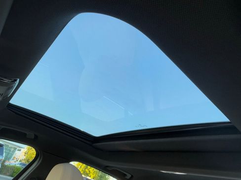 Used 2025 BMW 330i 330i w/ Premium Package image 19