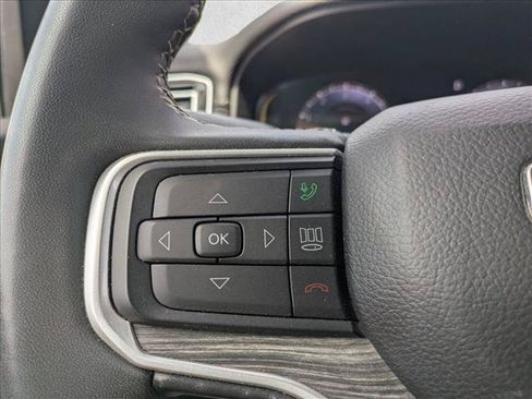 Used 2024 Jeep Wagoneer L Series II RWD image 6