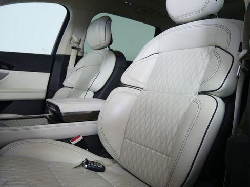 Used 2024 Lincoln Nautilus Black Label image 11