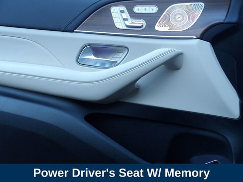 Used 2025 Mercedes-Benz GLS 63 AMG 4MATIC image 9