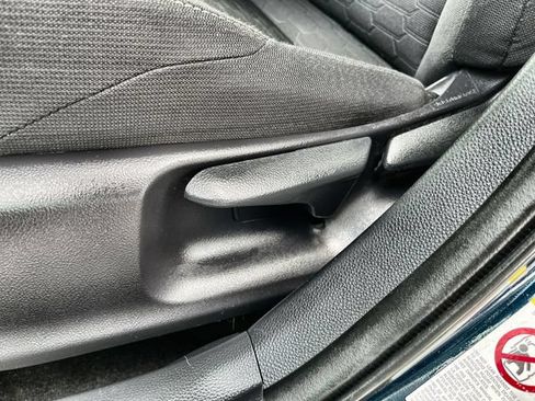 Used 2019 Toyota Corolla SE FWD image 16