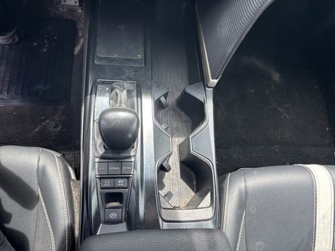 Used 2025 Toyota Camry SE FWD image 18